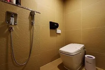 Donggyeong Hotel Сеул