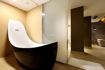 Donggyeong Hotel Seúl 2*,