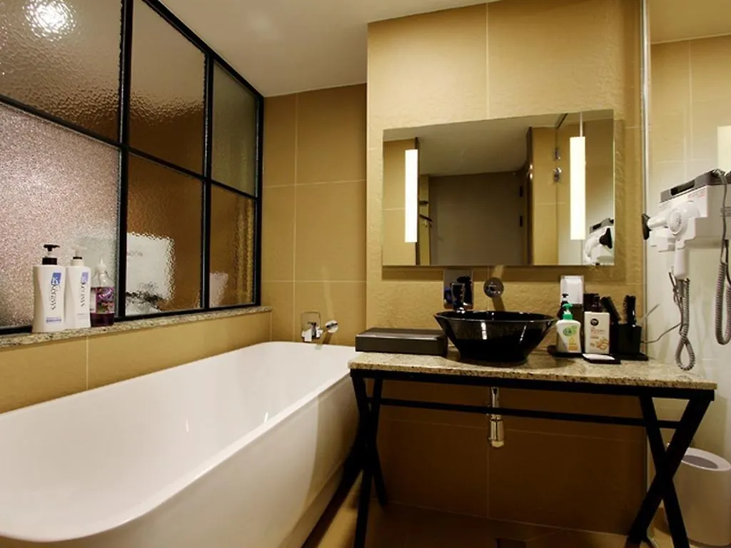 Donggyeong Hotel Seoul 2*,