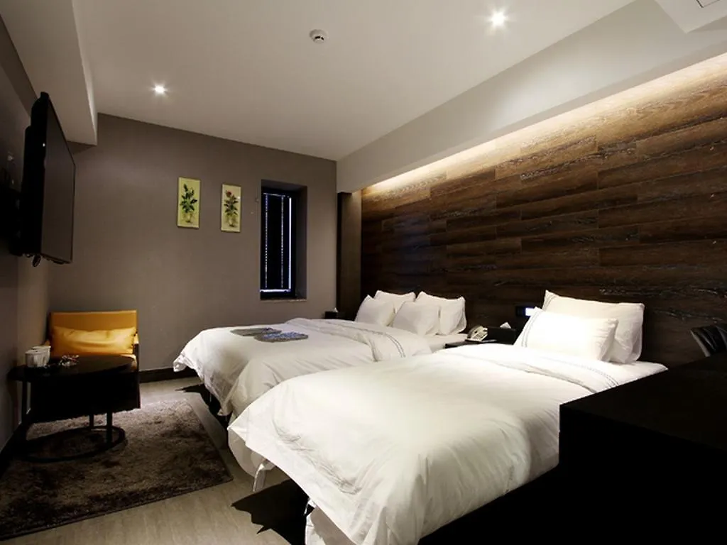 Donggyeong Hotel Seoul 2*,