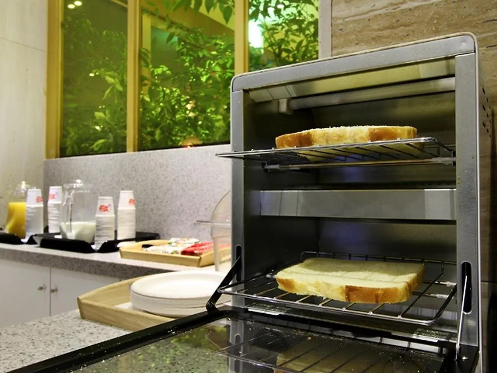 Donggyeong Hotel Seoul 2*,